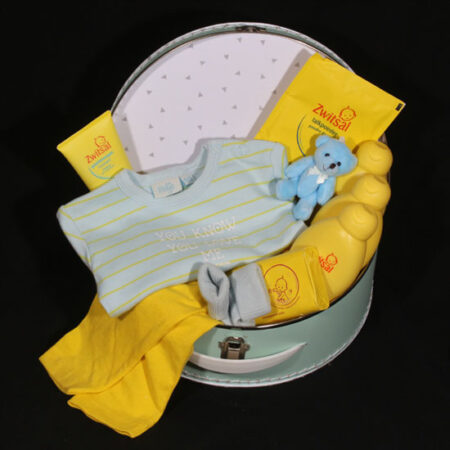 Zwitsal geboortecadeau voor jongen of meisje - Koffertje met zwitsal. Een koffertje met zwitsal en mooie kleding voor de baby