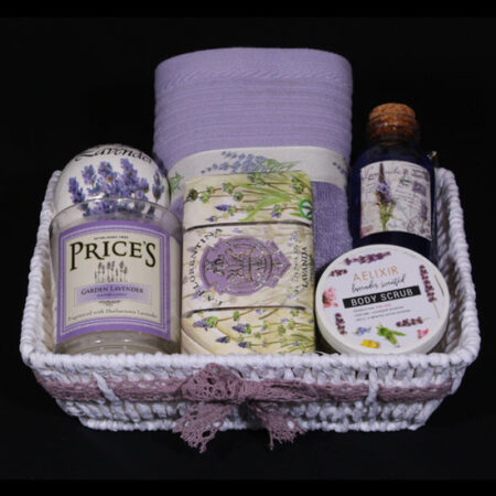 Lavendel cadeautje voor vrouw - Lekker ontspannen met lavendel. Een leuk mandje met lavendel producten om haar eens lekker te verwennen