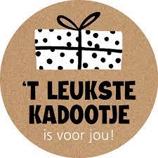 Brievenbus thee kadootje - Kadootje voor jou. Dit is echt een gezellig brievenbus theekadootje met losse thee en chocolade en ook nog een kaarsje