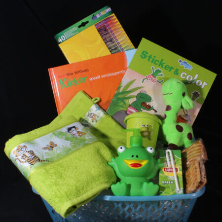 Kinder opkikker cadeaupakket - Lezen, kleuren en badderen. Wat zal een ziek kind genieten als hij of zij dit leuke kinder opkikker cadeau ontvangt