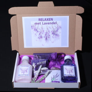 Brievenbus cadeautje Lavendel - Relaxen met lavendel. Iedere vrouw kan wel eens een relax lavendel cadeautje gebruiken. Hier geniet zij van.