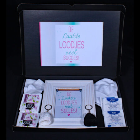 Zwangerschapsbox - Stijlvolle giftbox - "De laatste loodjes". Dit is een leuke manier om de aanstaande ouders succes te wensen bij de laatste loodjes