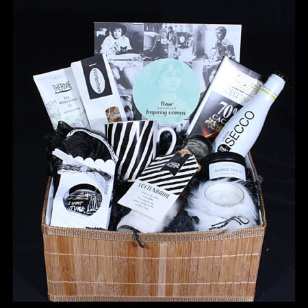 Cadeaumand voor vrouw - Heerlijk ontspannen en relaxen. Een mand vol gezellige en verzorgende producten om even te relaxen en te genieten