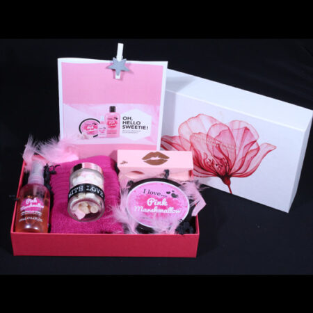 Cadeaupakket voor vrouw - I love pink marshmallow . Zij is gek op Marshmallow daar hoort ook een Sweet Marshmallow cadeaupakket bij