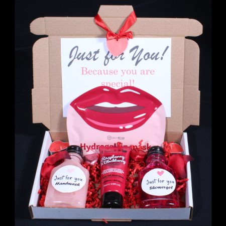 Voor vrouwen - Brievenbus giftset - Just for you. Laat haar met deze leuke brievenbus giftset weten dat zij speciaal voor je is.