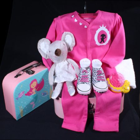 Kraammand geboorte meisje - Geboortekoffertje Emma. Dit geboortekoffertje is leuk voor de ouders maar ook voor de kleine meid, een eigen koffertje