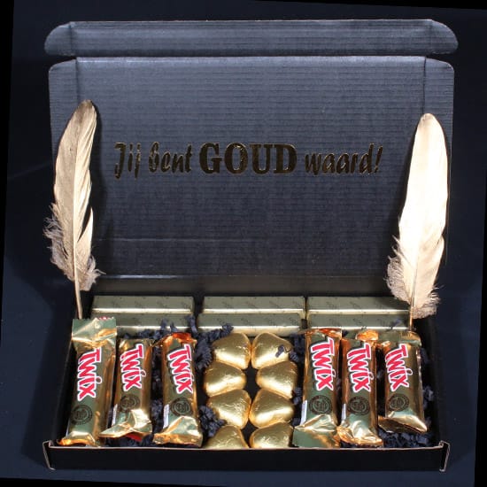 Brievenbuscadeautje van de Verrassingsmand, ‘Jij bent goud waard’ gevuld met Twix, chocoladeharten en Godiva chocolade