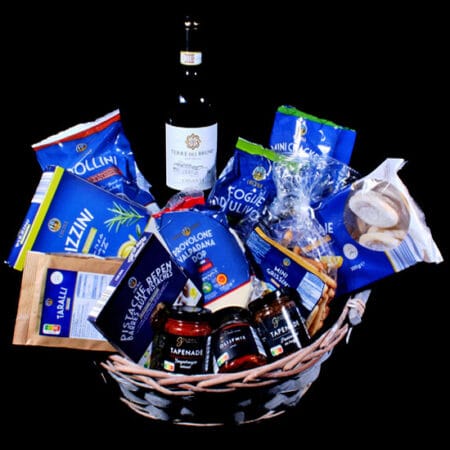 Delicatessenmand Italiaans - Viva Italia. Een mooie goed gevulde Italiaanse delicatessenmand met een Italiaanse rode wijn