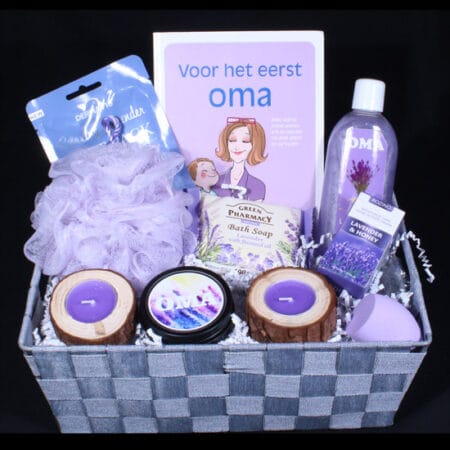 Lavendelmandje voor Oma - Voor het eerst Oma. Zo speciaal, zo bijzonder, voor het eerst Oma worden. Daar hoort toch een bijzonder cadeau bij.