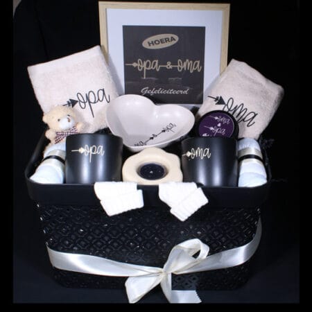 Originele cadeaus voor opa en oma bij de geboorte van hun kleinkind. Persoonlijke geschenken vol liefde en herinneringen.