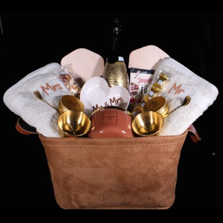 Huwelijksgeschenk - Proost op jullie huwelijk! Een uniek huwelijksgeschenk voor Mr & Mrs om heerlijk te ontspannen na de drukke tijd.