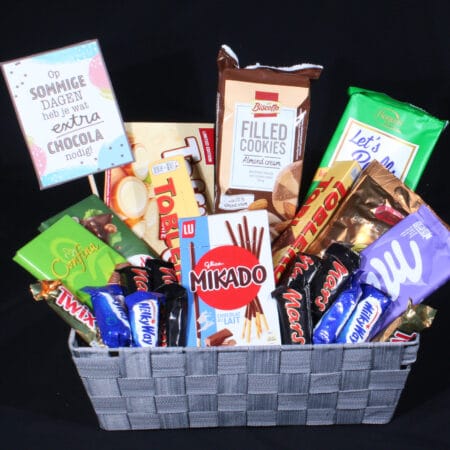 Chocolade verwenmand met chocolade, koekjes en zoete lekkernijen