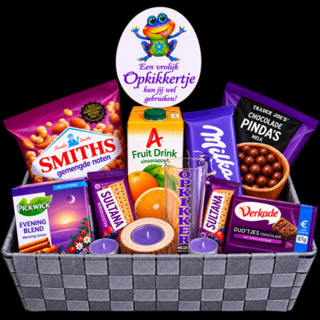 Beterschapmand Een Vrolijke Opkikker met chocolade, koekjes, noten en OPKIKKER-glas